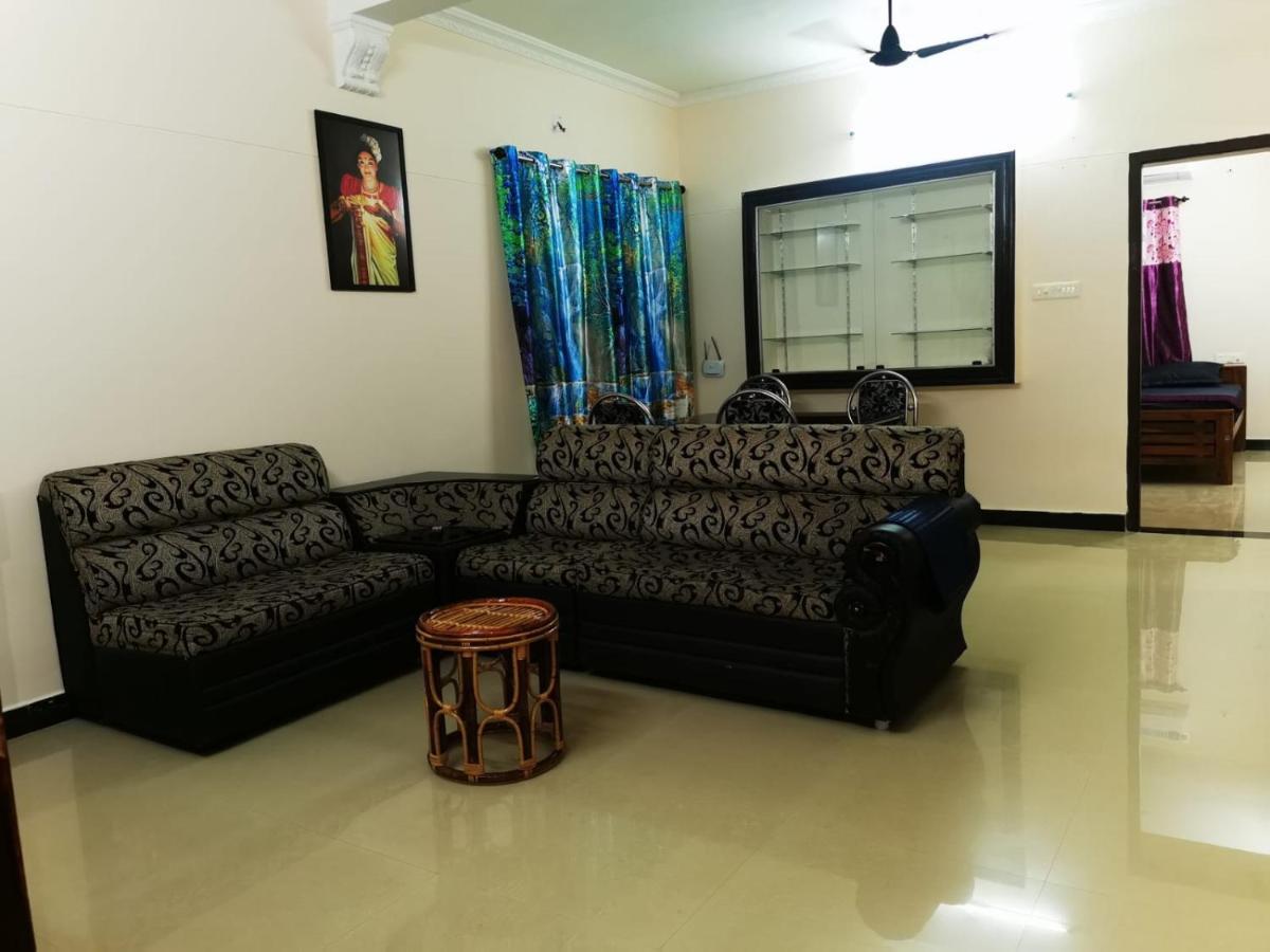 J2 Home Stay - Luxury Homes With Caravan Services Thiruvananthapuram Εξωτερικό φωτογραφία