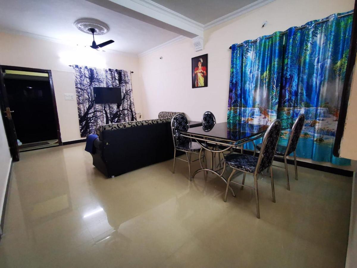 J2 Home Stay - Luxury Homes With Caravan Services Thiruvananthapuram Εξωτερικό φωτογραφία