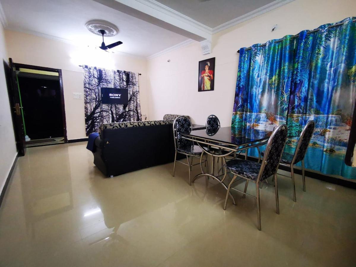 J2 Home Stay - Luxury Homes With Caravan Services Thiruvananthapuram Εξωτερικό φωτογραφία