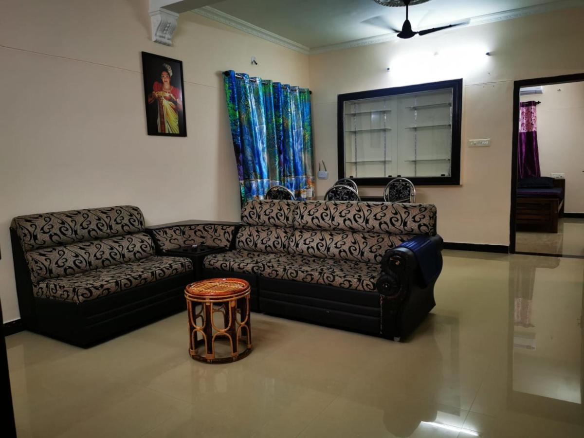 J2 Home Stay - Luxury Homes With Caravan Services Thiruvananthapuram Εξωτερικό φωτογραφία