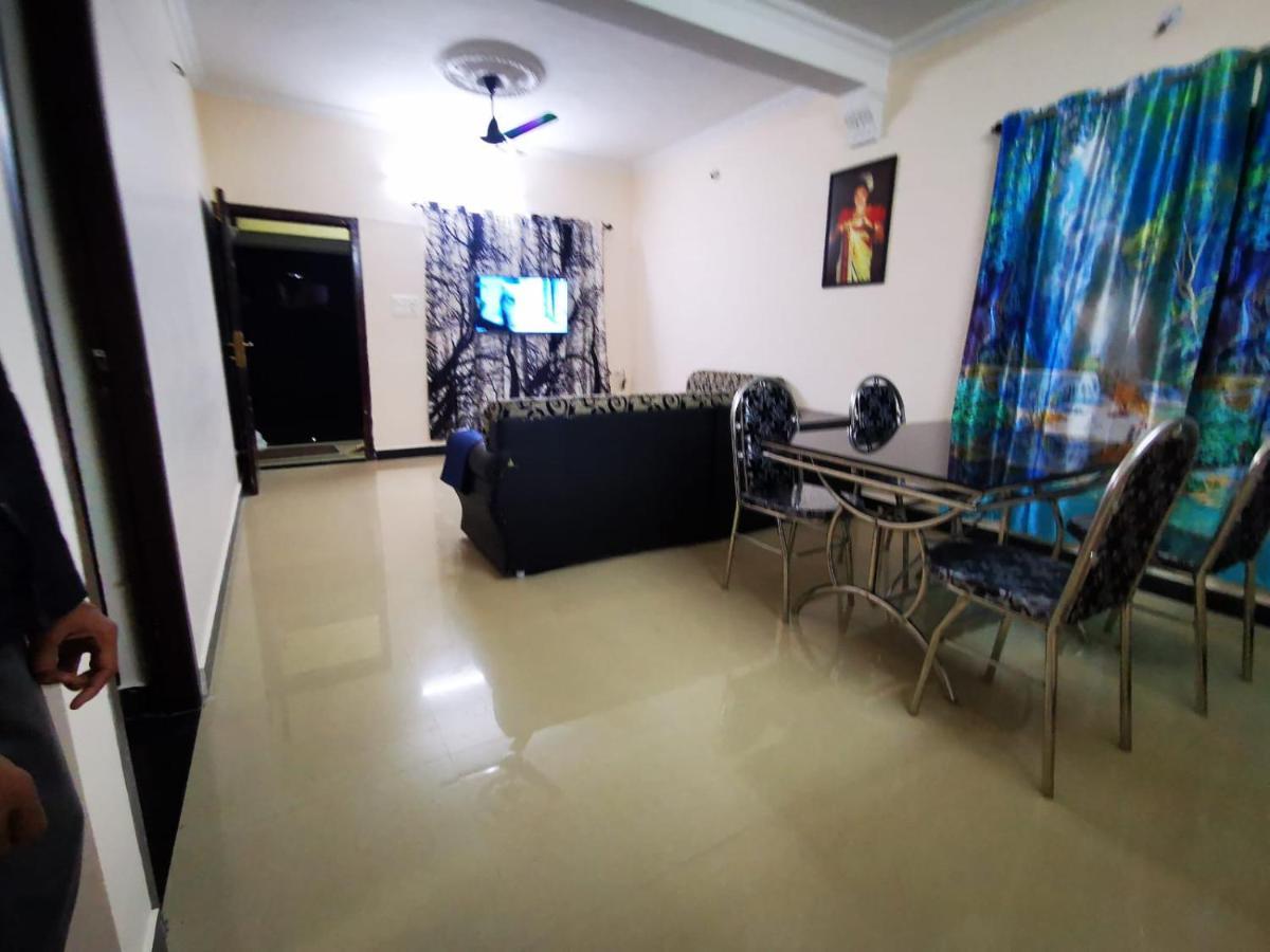 J2 Home Stay - Luxury Homes With Caravan Services Thiruvananthapuram Εξωτερικό φωτογραφία