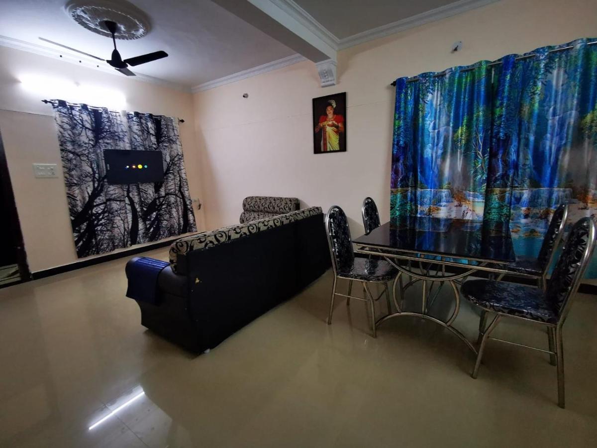 J2 Home Stay - Luxury Homes With Caravan Services Thiruvananthapuram Εξωτερικό φωτογραφία
